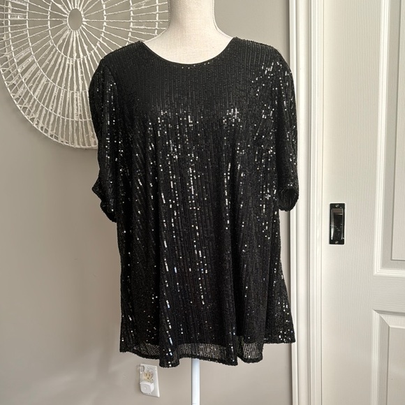 Torrid Black Sequin Ruched Sleeve Crew Neck Top - Picture 2 of 13